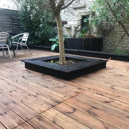 Charming 5-bedroom House In Croix-chapeau, La Rochelle, France Casa de Férias