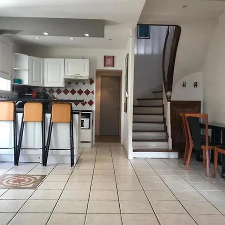 Large House 15 Persons 5 Bedrooms 3 Bathrooms La Rochelle