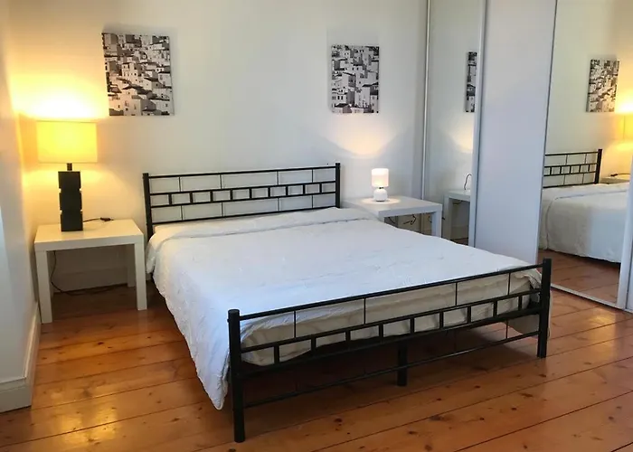 Charming 5-bedroom House In Croix-chapeau, La Rochelle, France * Croix-Chapeau