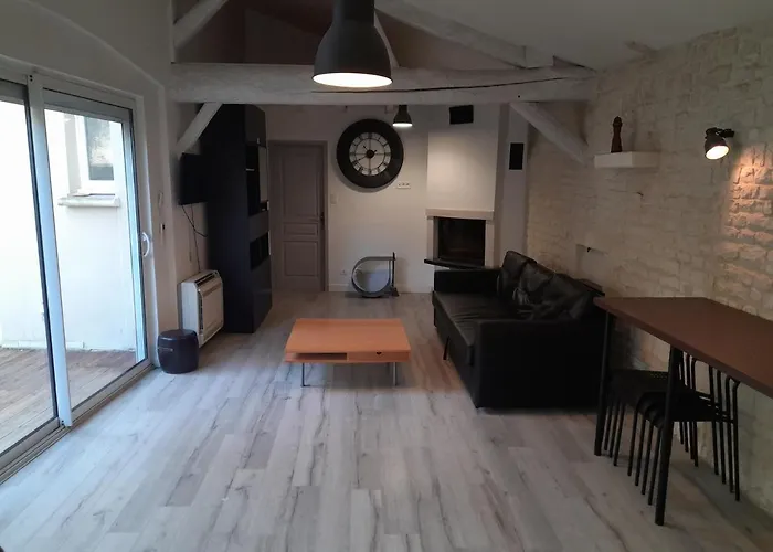 Charming 5-bedroom House In Croix-chapeau, La Rochelle, France Croix-Chapeau