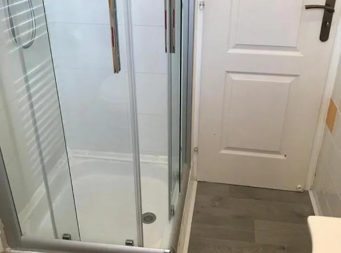 Charming 5-bedroom House In Croix-chapeau, La Rochelle, France * Croix-Chapeau